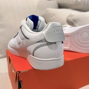 New with box Women’s Nike sneakers size 10